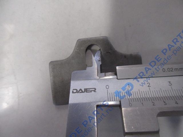 Реальная фотография пластина прижимная колодок тормозных  faw j6 3250,3310 (16-)