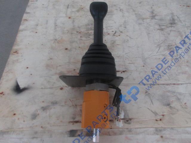 Реальная фотография клапан пилотный (джойстик) 803086379 xcmg