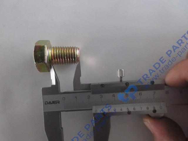 Реальная фотография болт крепления пальца стрелы 805000022/gb/t5783-2000 xcmg