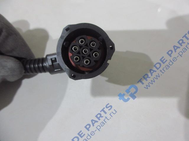 Реальная фотография фишка( разьем) заднего фонаря сигналов faw j6