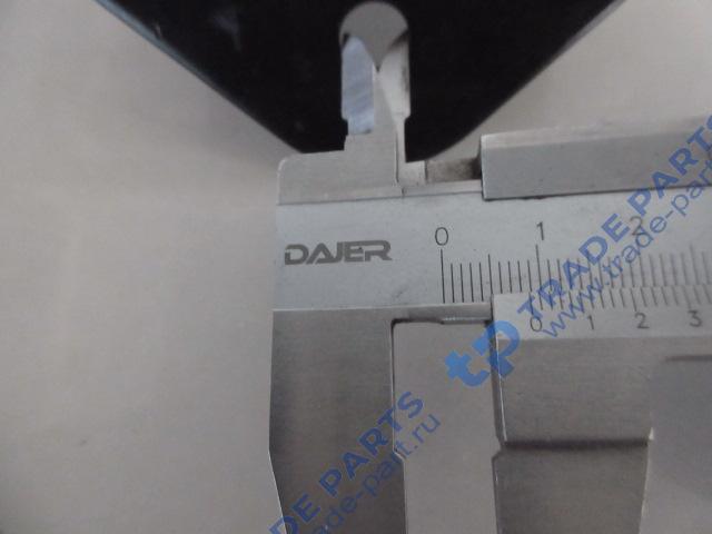 Реальная фотография кронштейн планки радиатора нижний faw