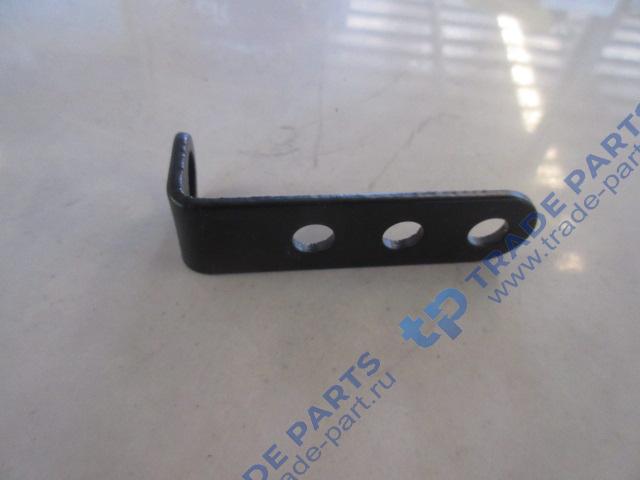 Реальная фотография кронштейн угловой с тремя отверстиями howo t5g, sitrak c7h