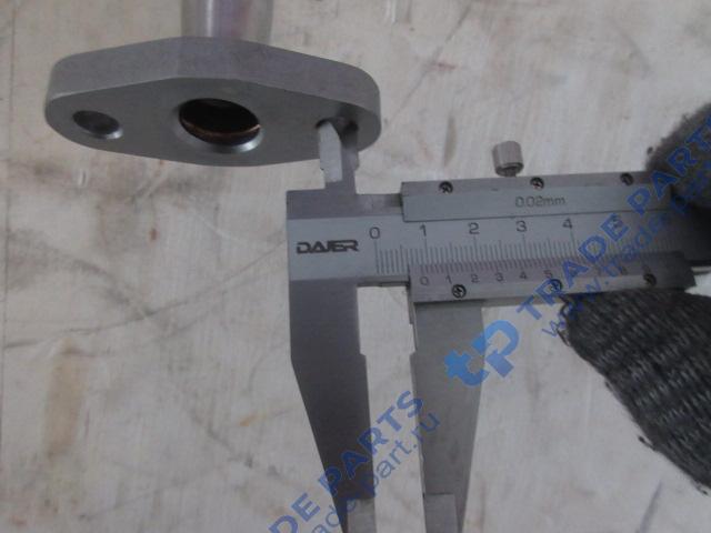 Реальная фотография трубка слива масла турбокомпрессора