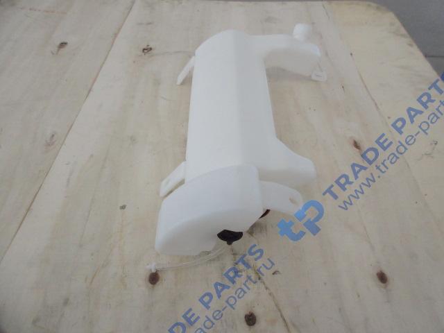 Реальная фотография бачок омывателя с насосом faw j6