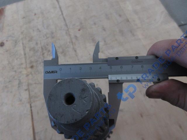 Реальная фотография вал выходной нижний под 3 подшипника