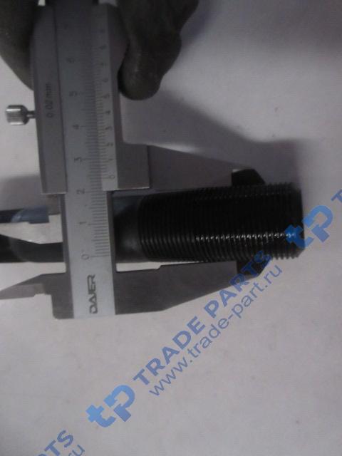 Реальная фотография шпилька колесная передняя двойная с гайками l=136 m24 m22