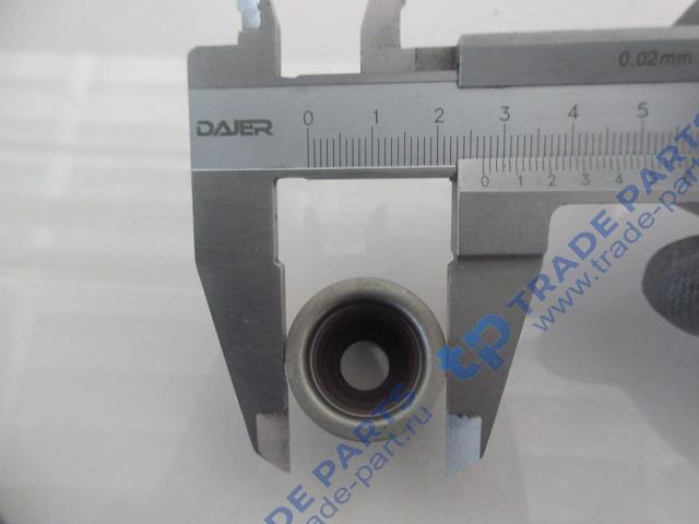 Реальная фотография колпачок маслосъемный выпускной d=16 (c юбкой)