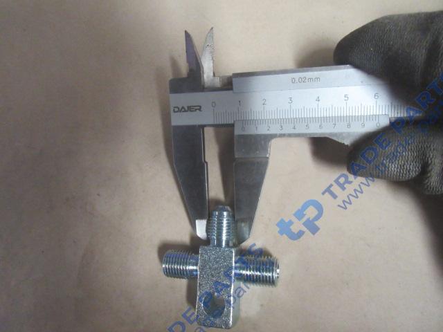 Реальная фотография тройник трубки суппорта sdlg