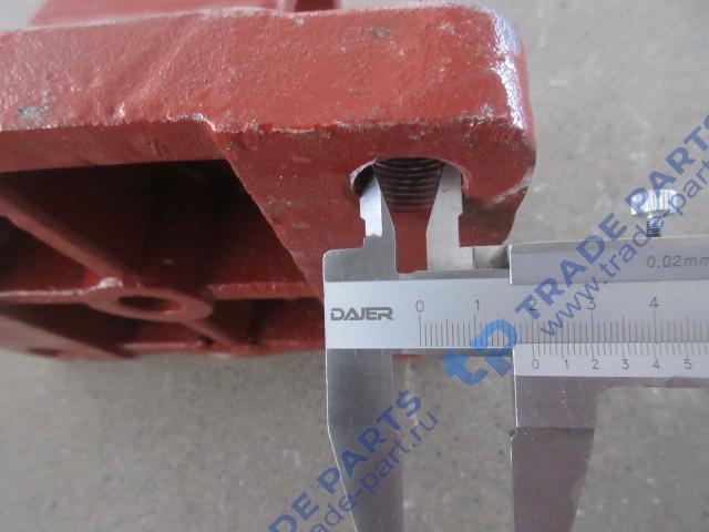 Реальная фотография кронштейн задней рессоры f3000 передний правый (задний левый)