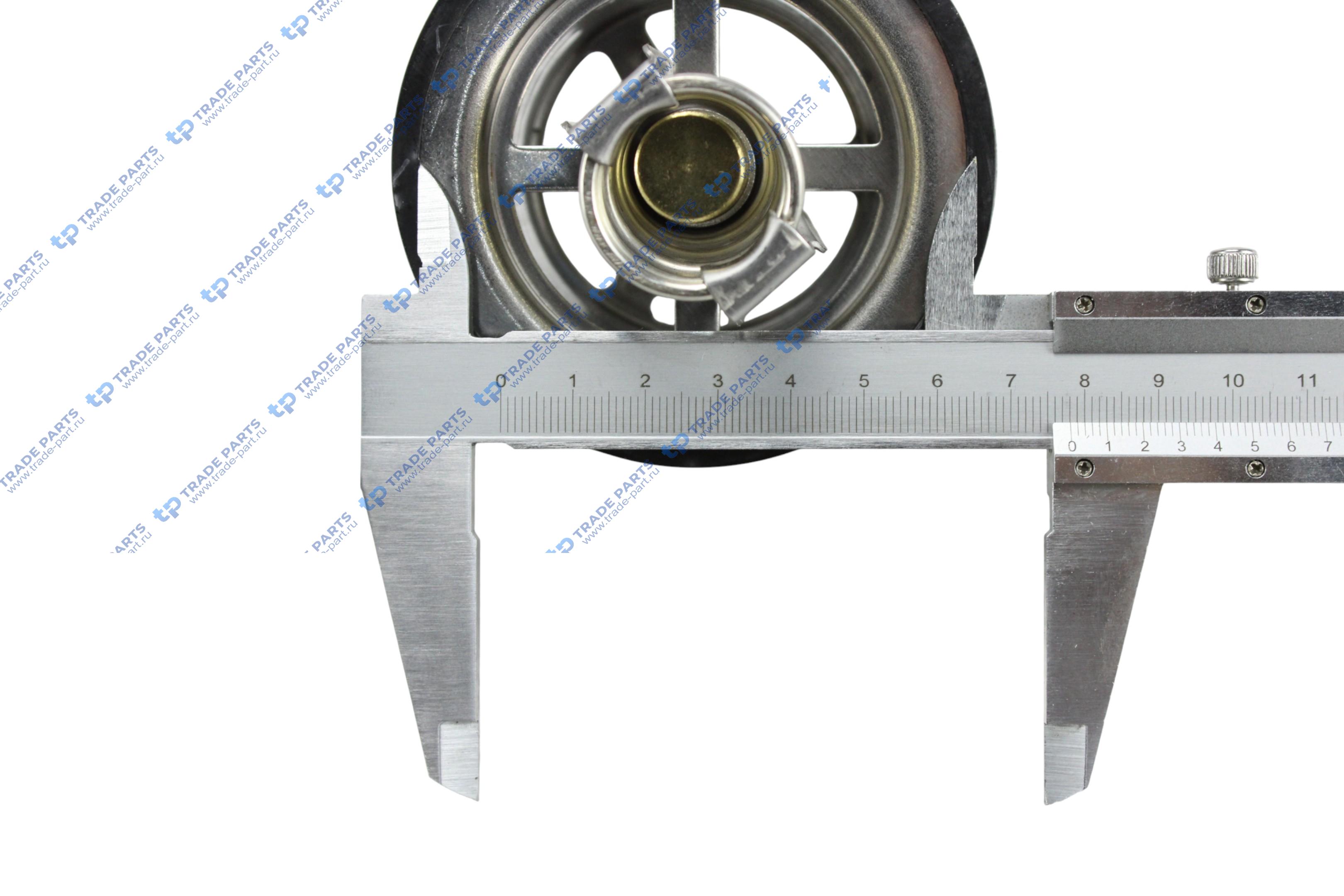 Реальная фотография термостат 82℃ без корпуса vg1500061202 howo huatai