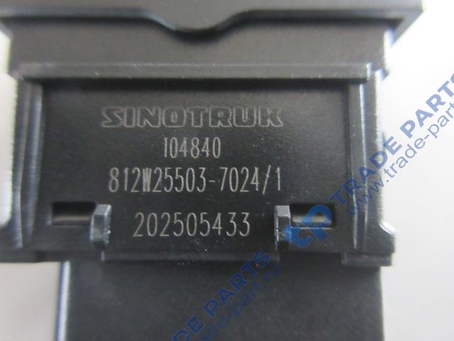 Реальная фотография переключатель(клавиша) левого стеклоподъемника howo t5g, sitrak c7h