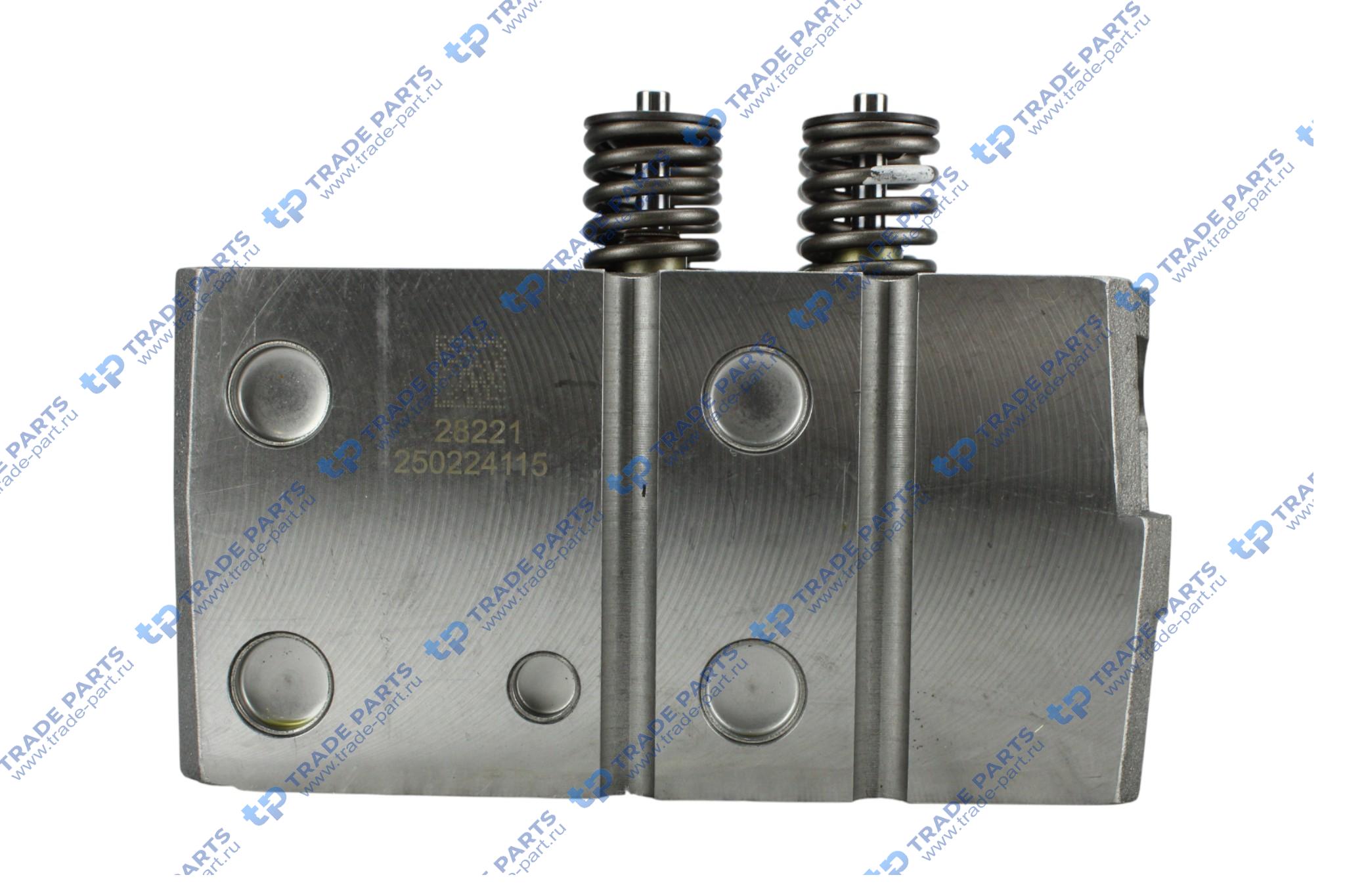 Реальная фотография головка блока цилиндра в сборе с клапанами wp13  1000928221 huatai