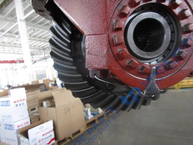 Реальная фотография редуктор переднего моста (по часовой) 250300319/800302262 xcmg