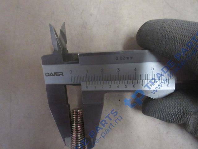 Реальная фотография болт-шпилька маховика