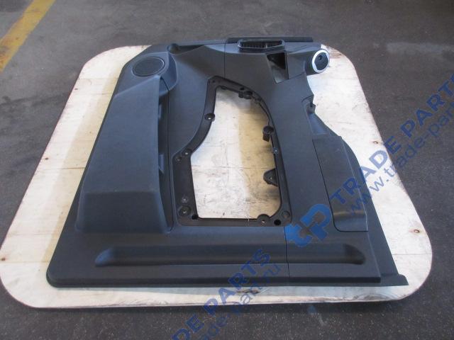 Реальная фотография обшивка двери правая sitrak c7h качество о