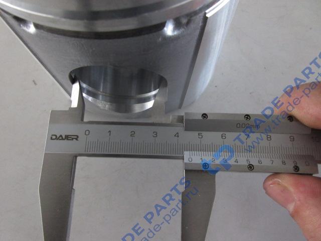 Реальная фотография поршень двигателя