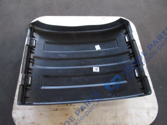 Реальная фотография крышка заднего крыла верхняя