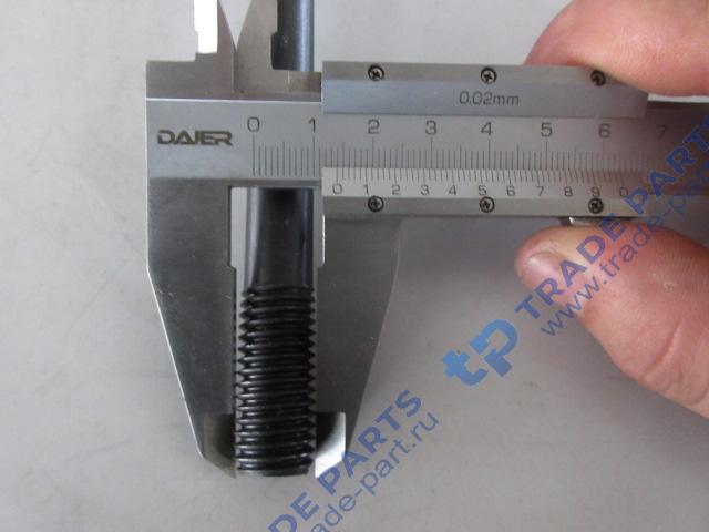 Реальная фотография болт гбц (m14*135) двигателя yuchai yc6b125/yc6108