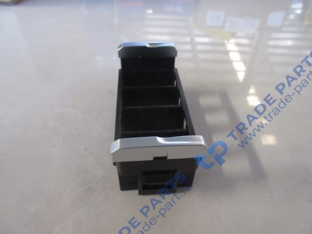 Реальная фотография панель декоративная блока клавиш howo t5g, sitrak c7h