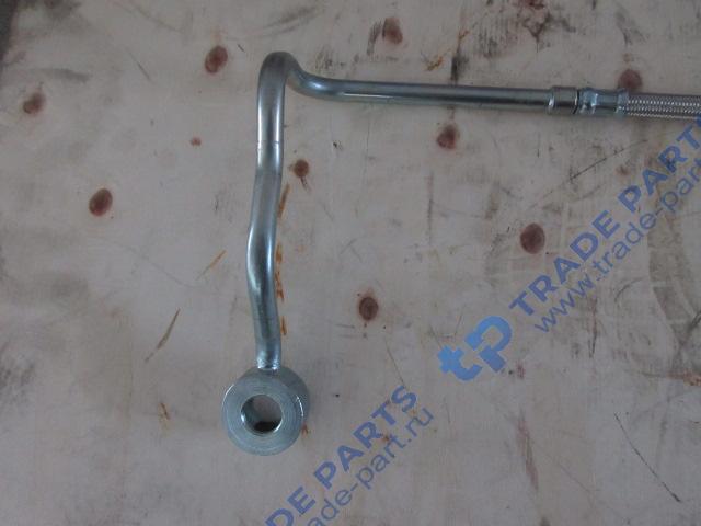 Реальная фотография трубка подачи масла турбокомпрессора