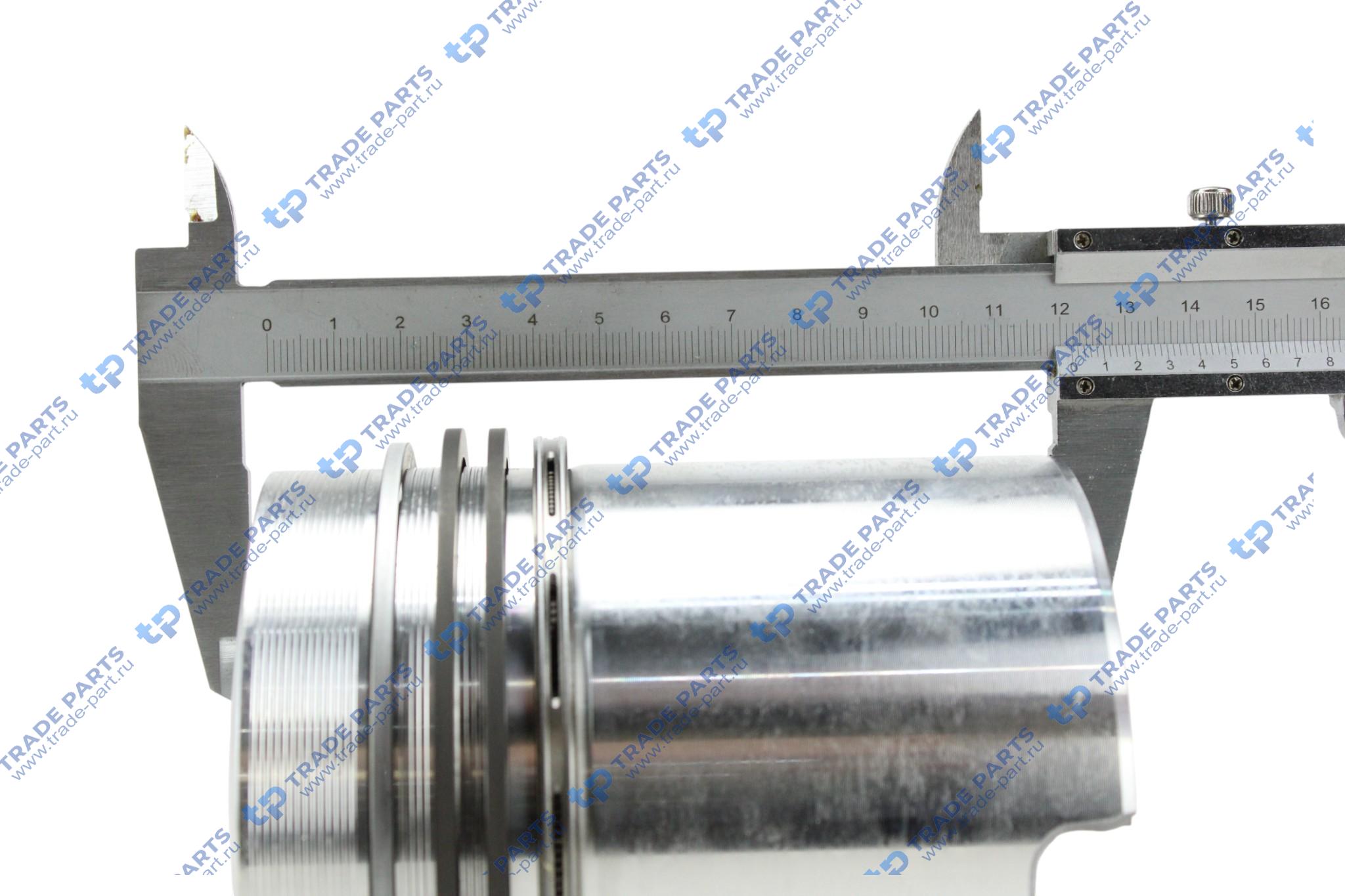 Реальная фотография поршень (палец+стопора) deutz f6l912