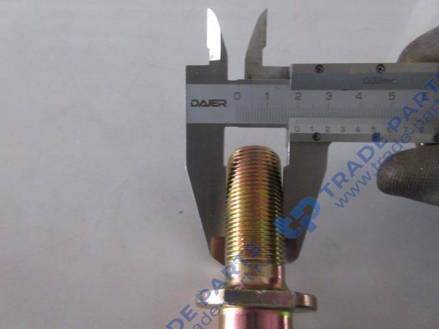 Реальная фотография шпилька колесная с гайкой 01b0362