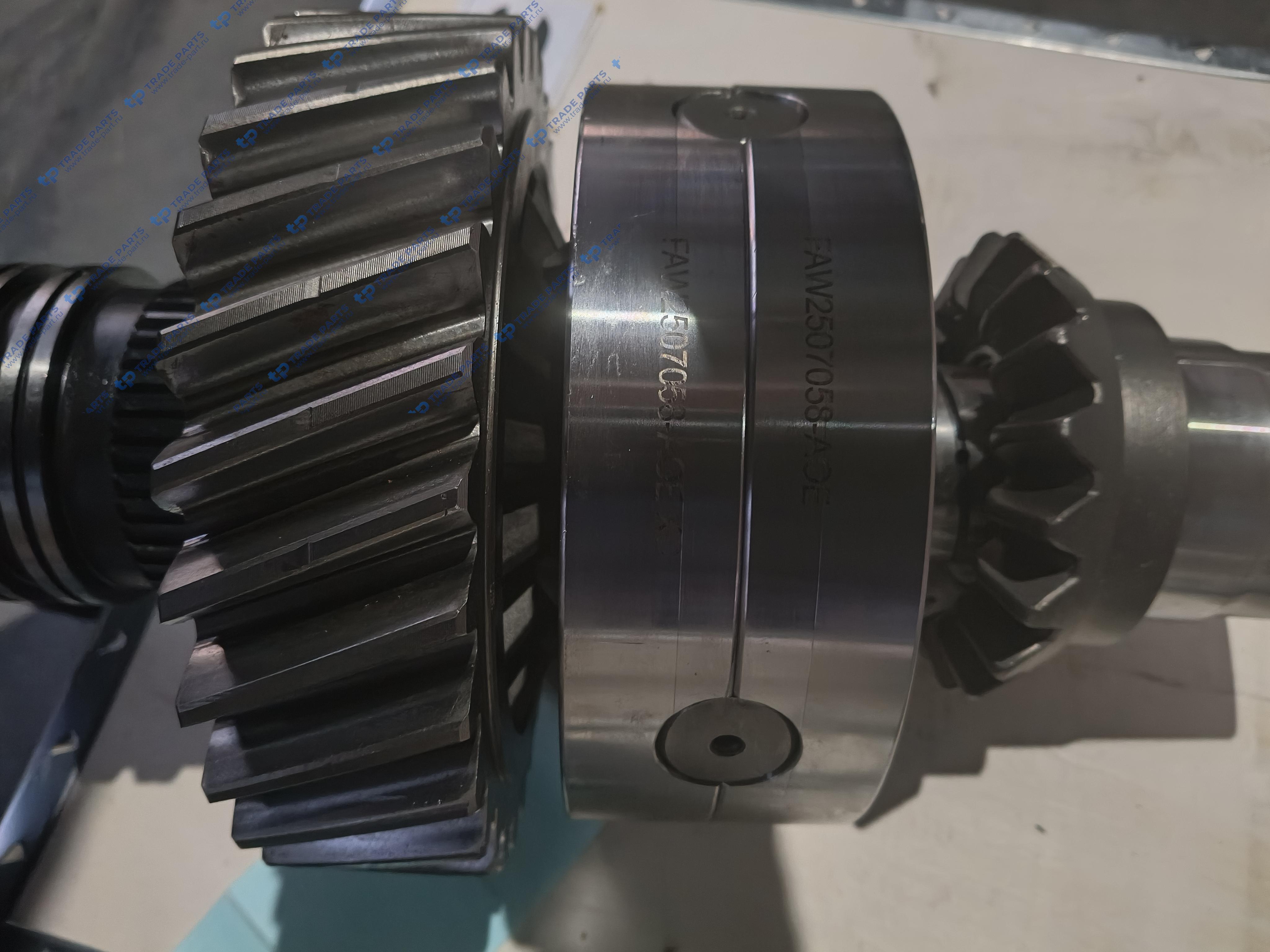 Реальная фотография дифференциал межосевой j6 2011г (30 зубьев) faw 2507057-a0e/2507058-a0