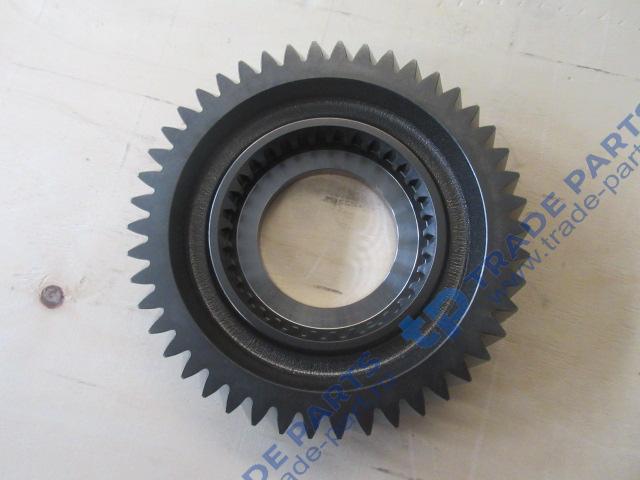 Реальная фотография шестерня второй передачи кпп zf traxon