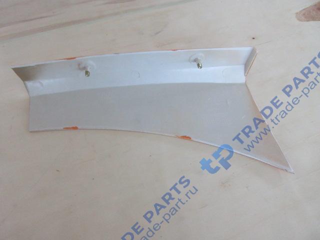 Реальная фотография крыло f3000 правое (накладка подножки)