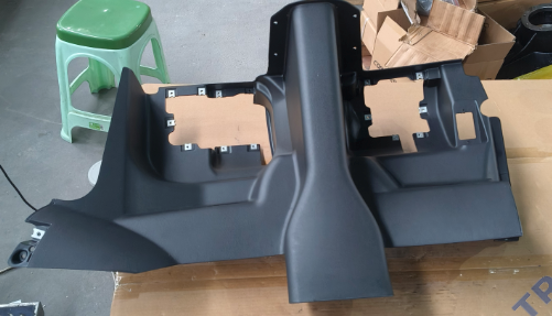 Реальная фотография панель левая защитная рулевой колонки sitrak c7h качество о