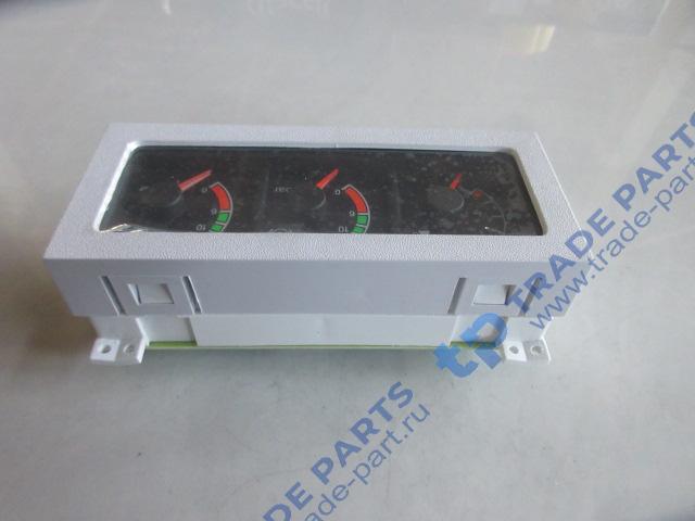 Реальная фотография панель приборов (уровень топлива, давление воздуха)