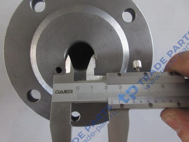 Реальная фотография крышка вала задней передачи кпп bs428 zl20-030003 / 4110000038118