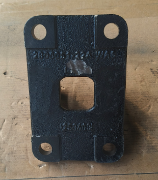 Реальная фотография кронштейн буксировочного устройства передний задний faw j6