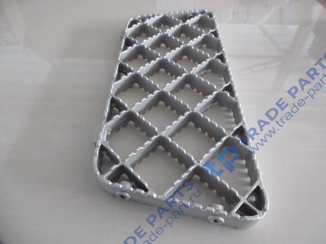 Реальная фотография подножка x3000 (ступень верхняя)