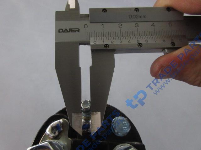 Реальная фотография реле стартера weichai wd10 ( 4 контакта)