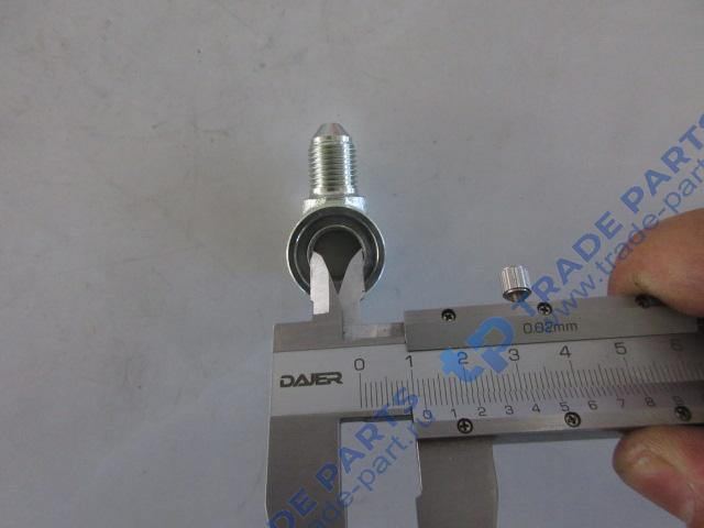 Реальная фотография тройник трубки суппорта sdlg