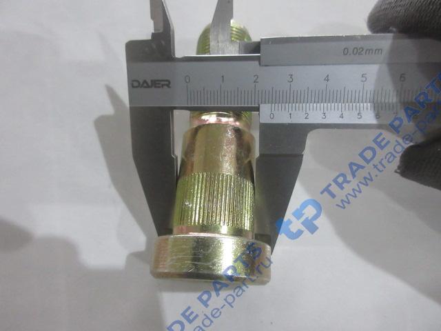 Реальная фотография шпилька колесная с гайкой z6205904300
