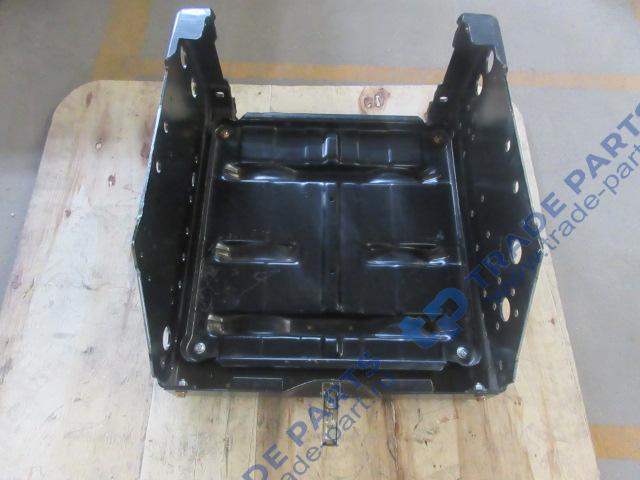 Реальная фотография ящик акб с кронштейном рессиверов faw j6