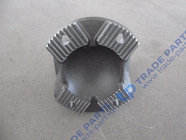 Реальная фотография фланец карданного вала 180x4 под крестовину 57x152