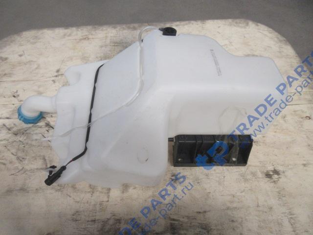 Реальная фотография бачок омывателя в сборе j7