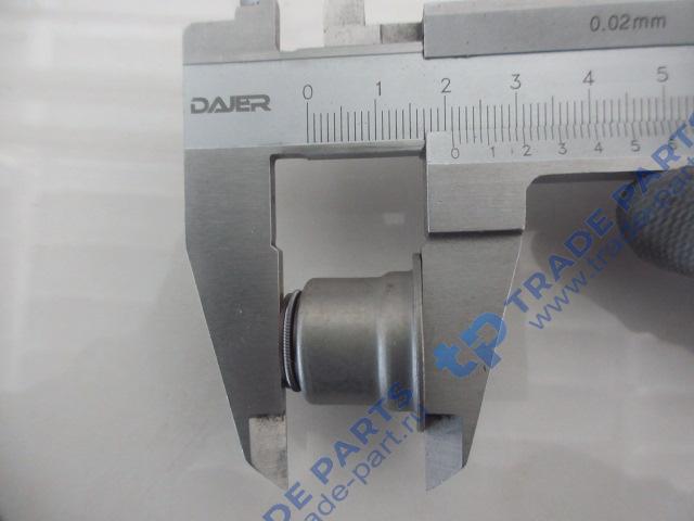 Реальная фотография колпачок маслосъемный выпускной d=16 (c юбкой)