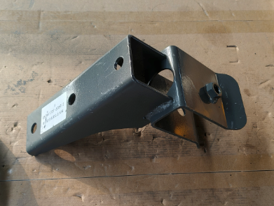 Реальная фотография кронштейн кабины верхний левый задний sitrak