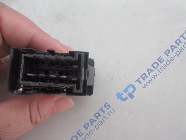 Реальная фотография клавиша включения габаритов и ближнего света x3000