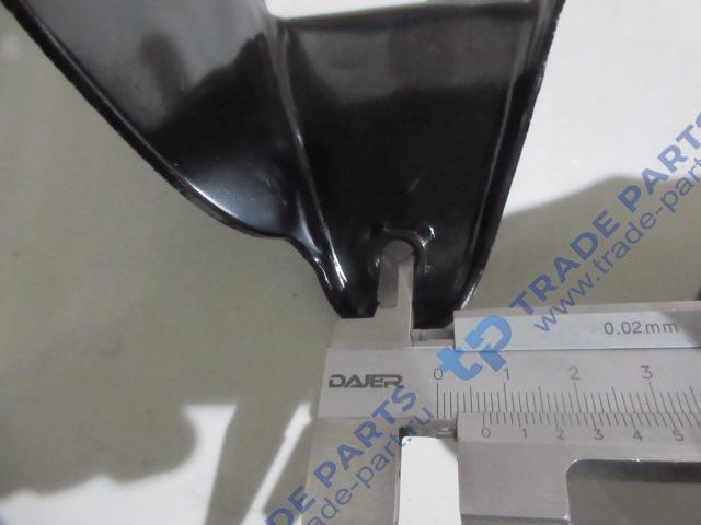 Реальная фотография кронштейн пневмостойки капота правый faw j6