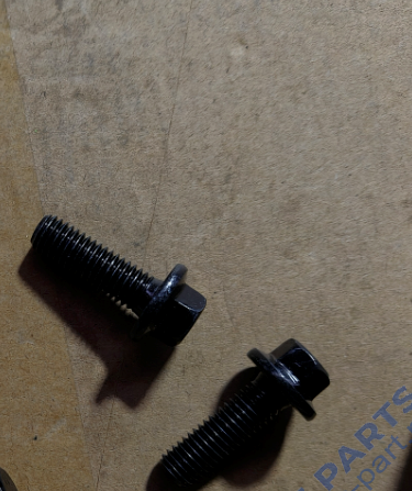 Реальная фотография болт m8*25 с шестигранной головкой sitrak качество о