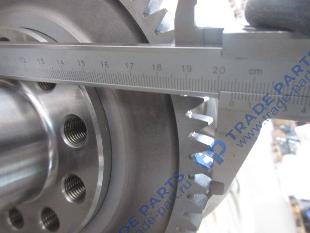 Реальная фотография коленвал 350 л.с. качество 1005010-36d/1005014-36d