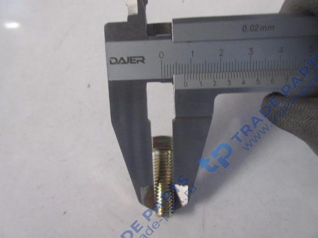 Реальная фотография болт м8 с шестигранной головкой howo t5g, sitrak c7h