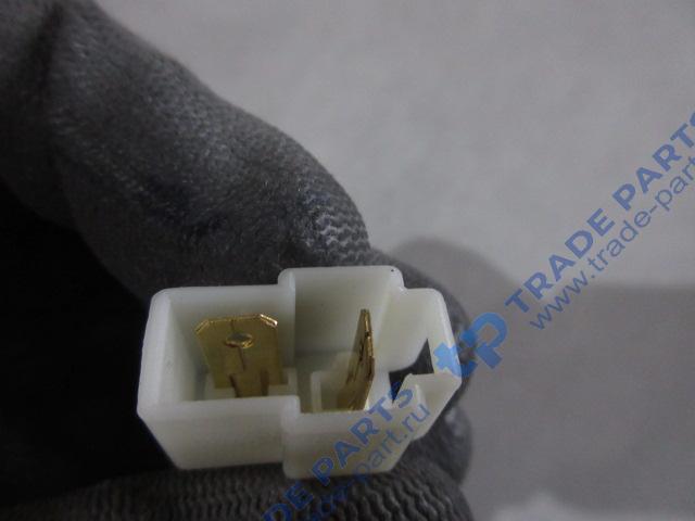 Реальная фотография датчик стоп сигнала jk613b (квадратная фишка)