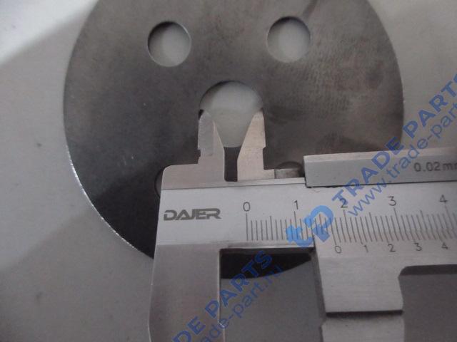 Реальная фотография шайба упорная промежуточной шестерни грм (4 отверстия) faw j6 качество о