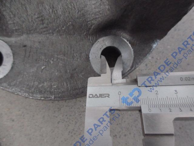 Реальная фотография фланец карданного вала 180x4 под крестовину 57x152